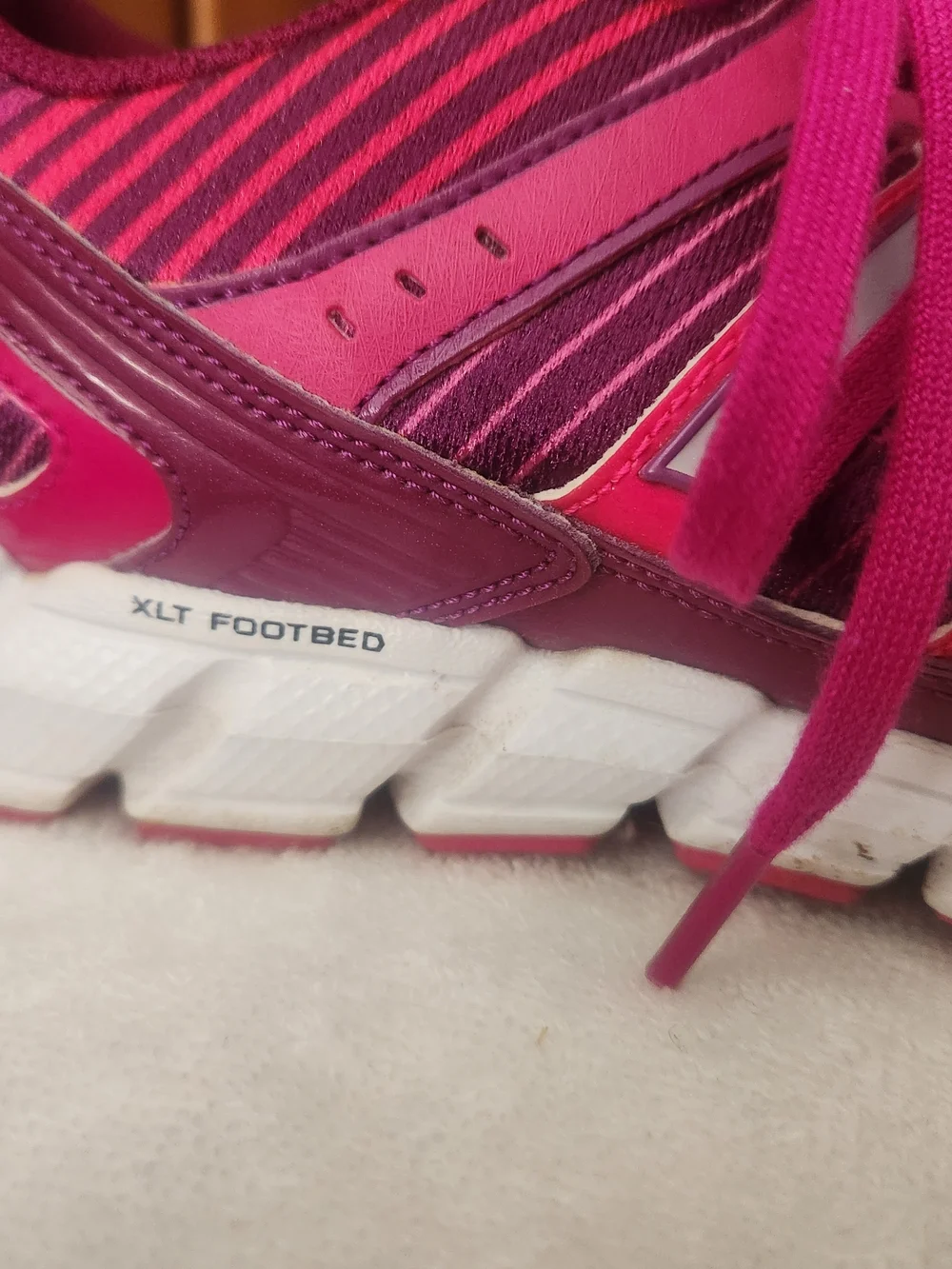 New Balance 750 V1 Running Shoe-walking- Athletic Shoe Womens Sz 9
